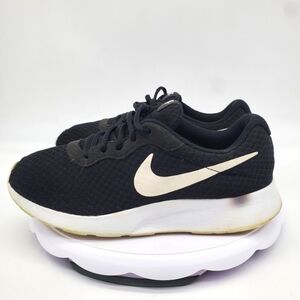 Nike Shoes Women's 8.5 Tanjun 812655-011 Black White Running Gym Sneakers